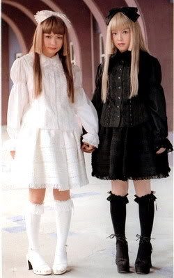 Lolita เปลื้องเสื้อผ้าของ 'หญ้าอ่อน'