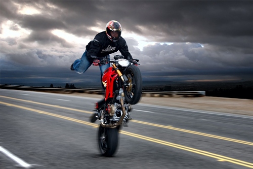 ปีศาจในฝัน Ducati Monster