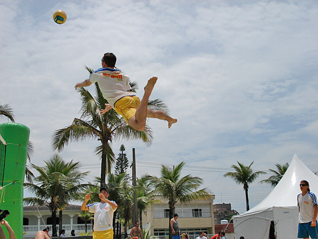 Bossaball  กีฬาใหม่...แต่มันส์ (มาก)