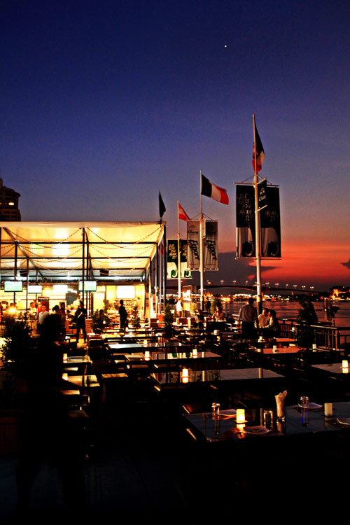 Bangkok Bistro Waterfront : ความสุขที่คุณดื่มได้