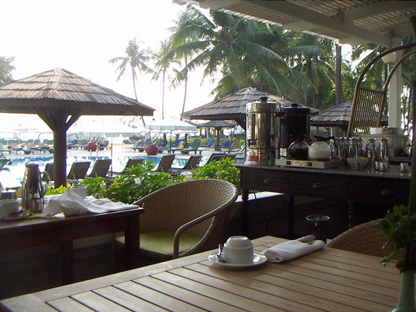 Check in for Paradise! : ฮอลิเดย์ อินน์ รีสอร์ท รีเจ้นท์ บีช ชะอำ