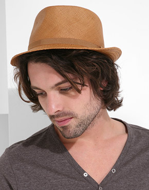 Hat on Top :  ใส่แล้ว "หล่อ" เลย