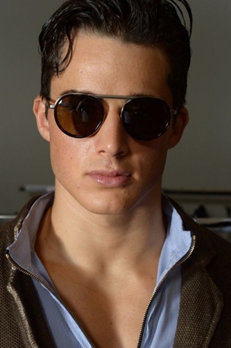 8 แว่นกันแดด หล่อ เท่ เหนือกาลเวลา