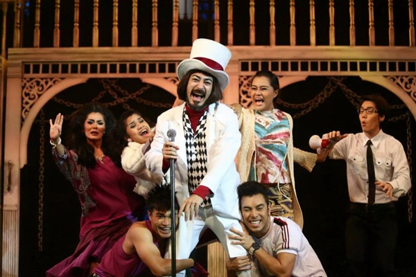 มนตร์ดำ คอมเพล็กซ์ : บริการไสยศาสตร์ทุกรูปแบบ