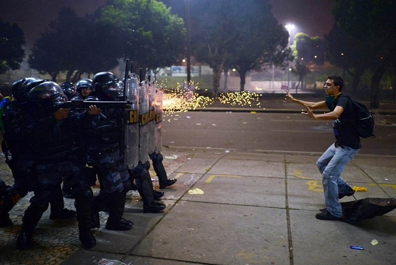 หนึ่งภาพ แทนคำนับพัน : 45 ภาพทรงพลังอย่างแรงแห่งปี!! (ชุดที่ 1)
