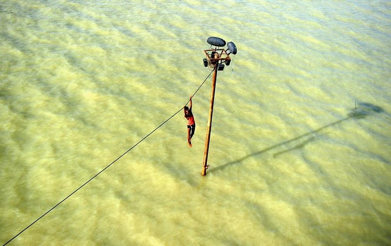 หนึ่งภาพ แทนคำนับพัน : 45 ภาพทรงพลังอย่างแรงแห่งปี!! (ชุดที่ 1)