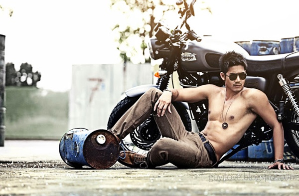 Top 10 หนุ่มซิกแพก ใครหล่อน่ากินที่สุด?