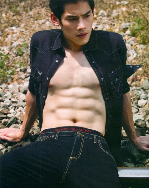 Top 10 หนุ่มซิกแพก ใครหล่อน่ากินที่สุด?