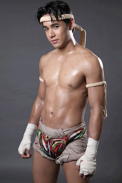 Top 10 หนุ่มซิกแพก ใครหล่อน่ากินที่สุด?