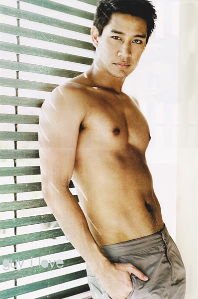 Top 10 หนุ่มซิกแพก ใครหล่อน่ากินที่สุด?