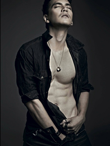 Top 10 หนุ่มซิกแพก ใครหล่อน่ากินที่สุด?