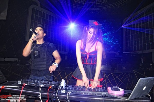 เปิดโลกดีเจสาว มิตรทางหูของค้างคาวราตรี