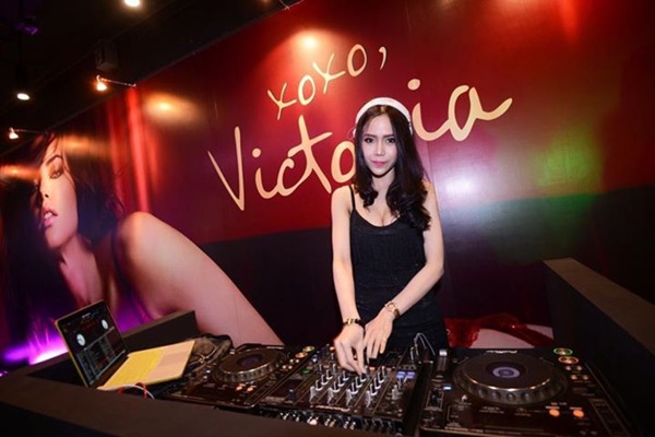 เปิดโลกดีเจสาว มิตรทางหูของค้างคาวราตรี