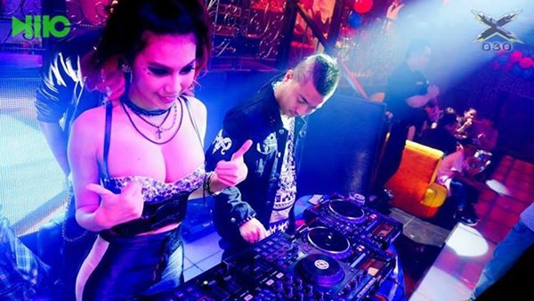 เปิดโลกดีเจสาว มิตรทางหูของค้างคาวราตรี