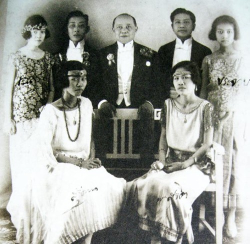 ขอดเกร็ดประวัติศาสตร์-การเมือง จากหนังหม่อมน้อย