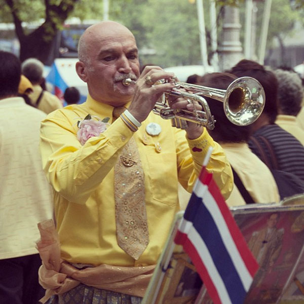 When Farang Love King.