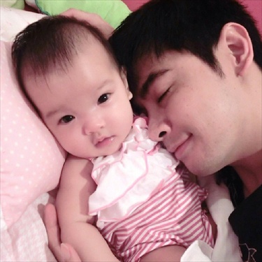 พ่อลูกดารากับภาพแสนอบอุ่นบน IG