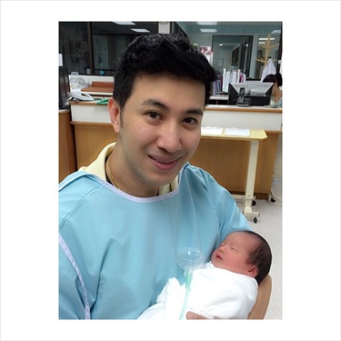 พ่อลูกดารากับภาพแสนอบอุ่นบน IG