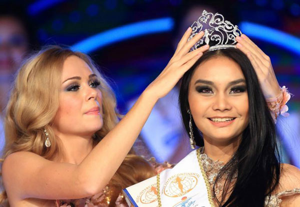 'เฟิร์ส-ภัทราพร' ผู้ซิวมงกุฎมิสอินเตอร์คอนฯ 2014