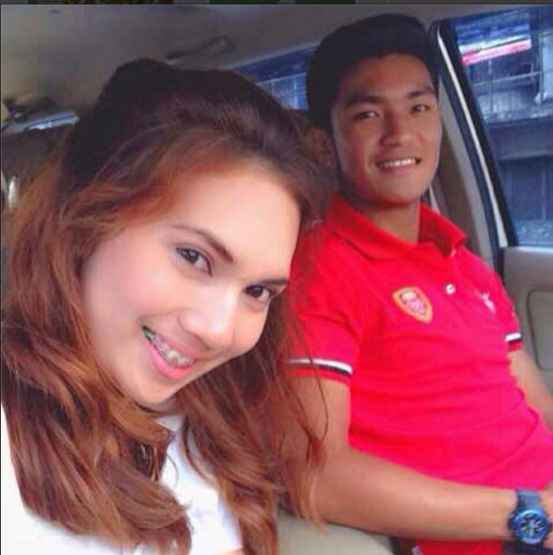 ส่องหวานใจนักเตะช้างศึกชุดซูซูกิคัพ 2014
