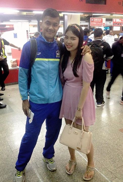ส่องหวานใจนักเตะช้างศึกชุดซูซูกิคัพ 2014