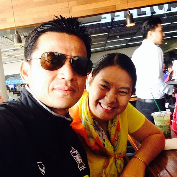 ส่องหวานใจนักเตะช้างศึกชุดซูซูกิคัพ 2014