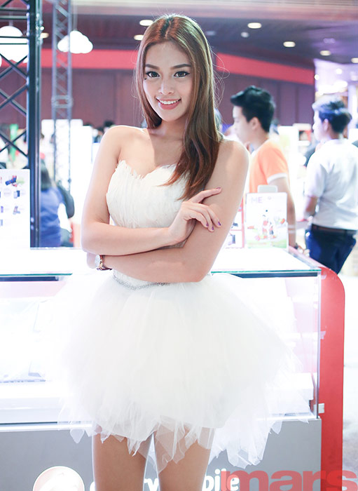 ส่องพริตตี้จากงาน Thailand Mobile Expo 2015