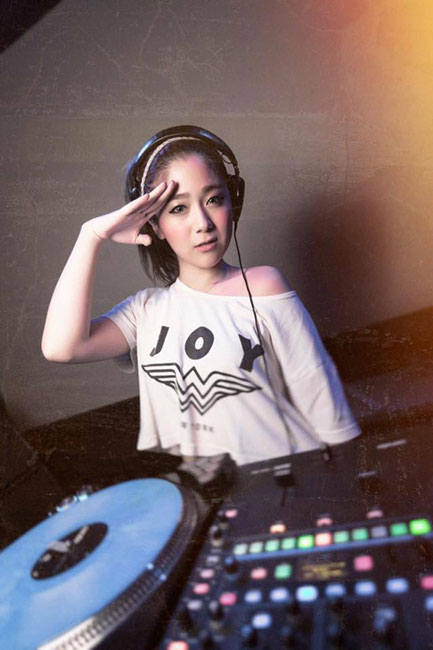 12 ดีเจหุ่นแซบเอาใจหนุ่มสาย ‘ตื๊ด’