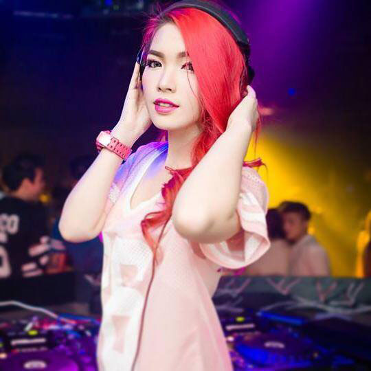 12 ดีเจหุ่นแซบเอาใจหนุ่มสาย ‘ตื๊ด’