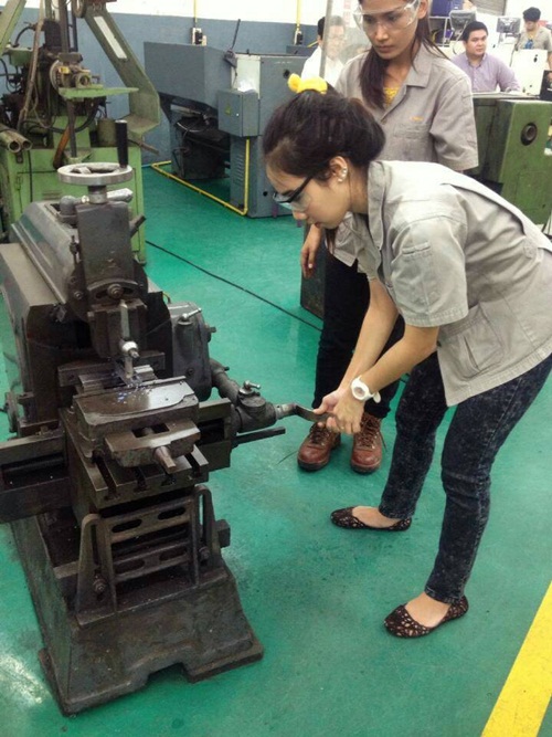 จากเด็กล้างจาน/ครูสอนเด็กช่างกล สู่พริตตี้ดีกรีเงินล้าน  ‘ปลาทู รุ่งนภา’