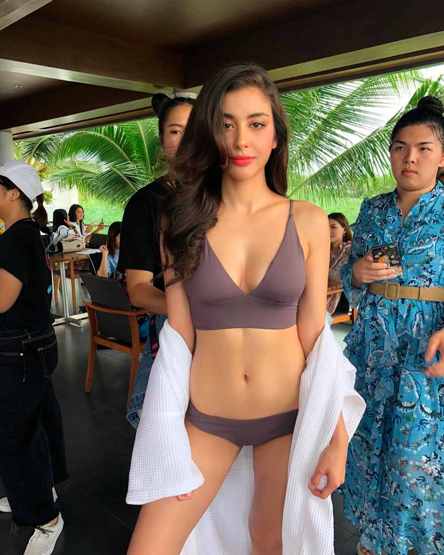 สวย เซ็กซี่จริง! ‘เฮเลน่า บุช’ หวานใจ ‘ชาริล ชัปปุยส์’