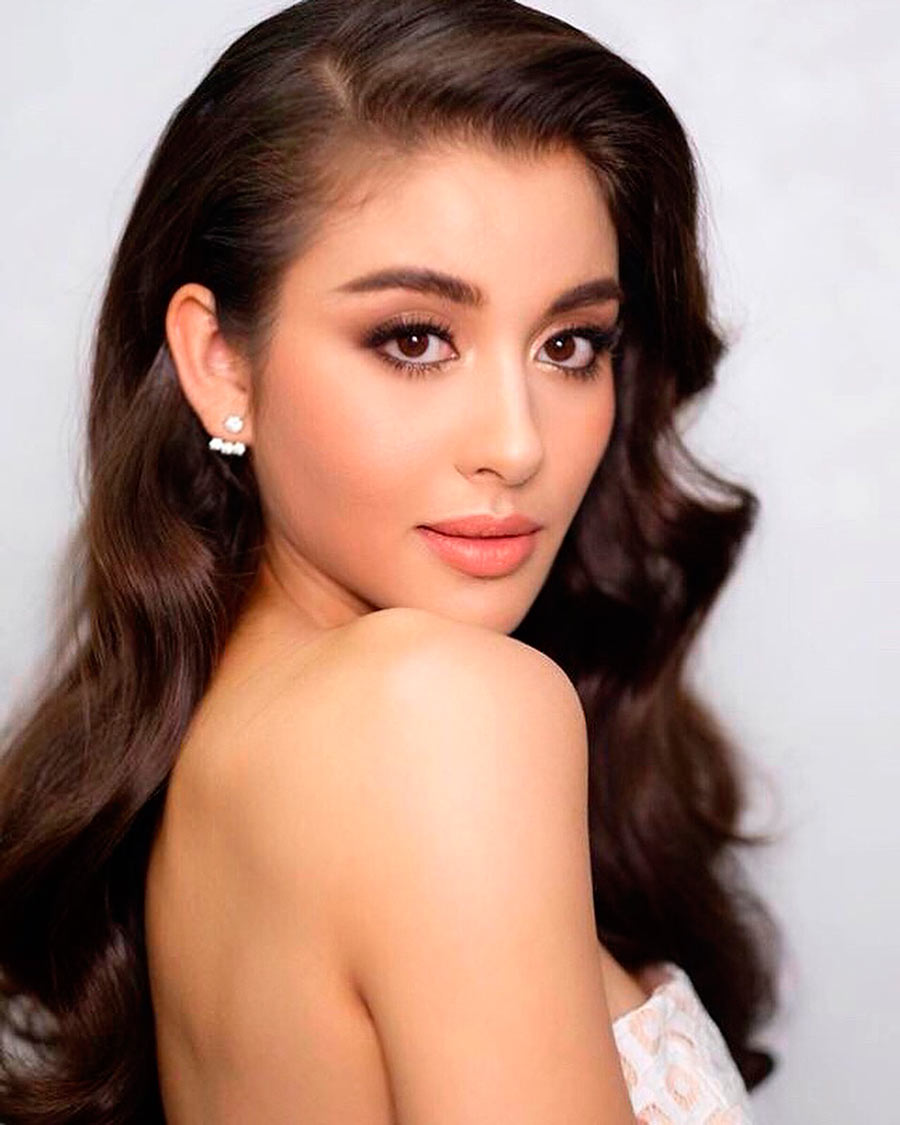 สวย เซ็กซี่จริง! ‘เฮเลน่า บุช’ หวานใจ ‘ชาริล ชัปปุยส์’