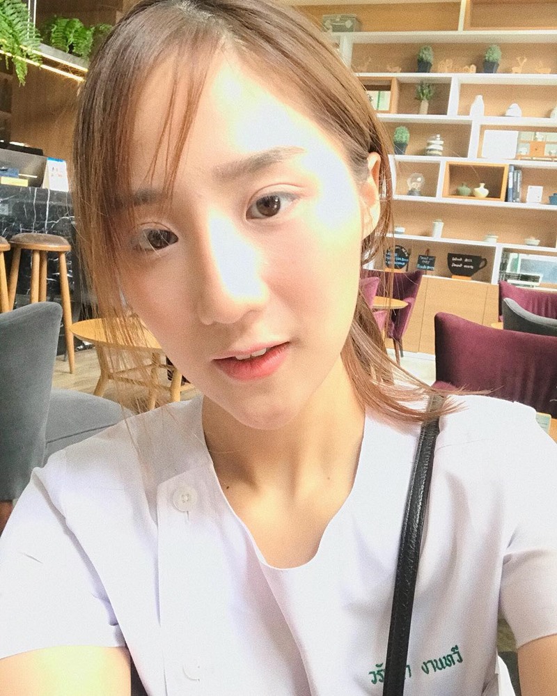‘ลิลลี่ วรัญญา’ ว่าที่คุณหมอสุดน่ารัก ที่หนุ่มๆ เห็นแล้วอยากบริจาคดวงใจ?