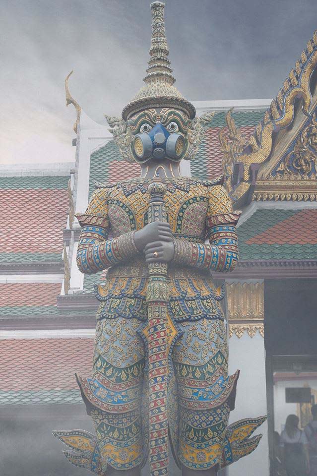 “โยมทำเนียนไปนะ” จบดราม่า ภาพรูปปั้นยักษ์สวมหน้ากาก แท้รีทัชซะเหมือนจนเข้าใจผิด!
