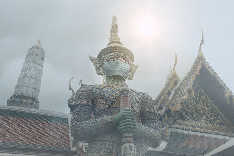 “โยมทำเนียนไปนะ” จบดราม่า ภาพรูปปั้นยักษ์สวมหน้ากาก แท้รีทัชซะเหมือนจนเข้าใจผิด!