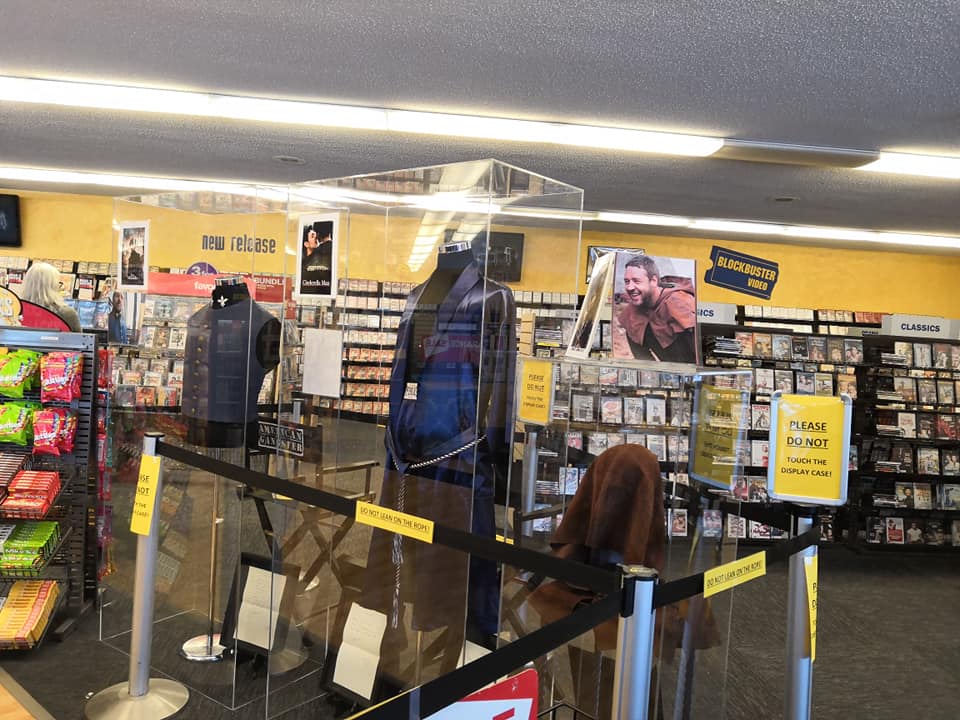 เฮ้ย! รอดได้ไง ร้านเช่าวิดีโอ ‘Blockbuster’ แห่งสุดท้ายของมนุษย์โลก!!