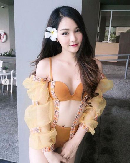 วาร์ปชุด 2 นางเอกบักแตงโม โชว์ทูพีชท้าแดด