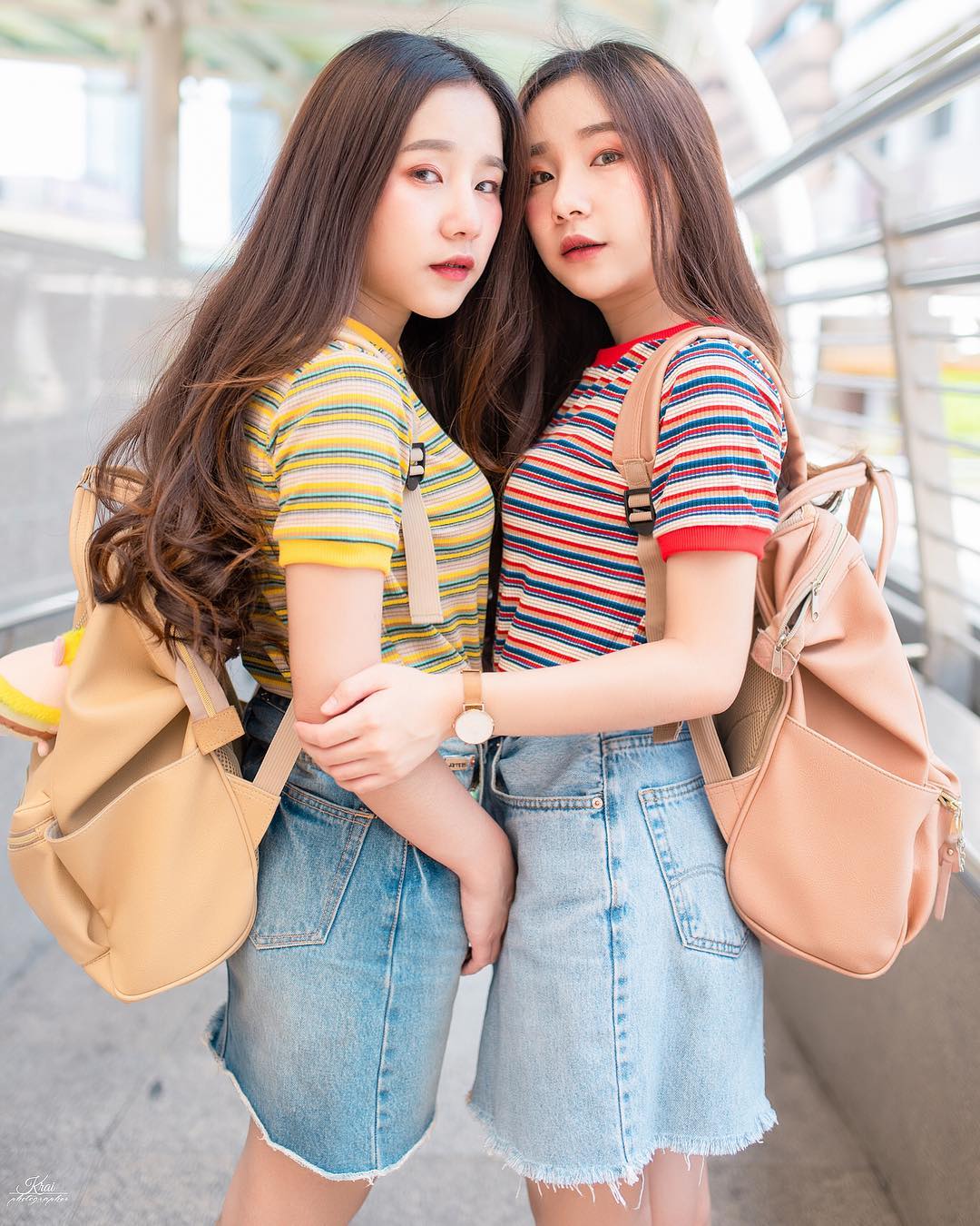 ป่วยในทันที! เมื่อเห็นคู่แฝดพยาบาลบาลน่ารักขนาดนี้