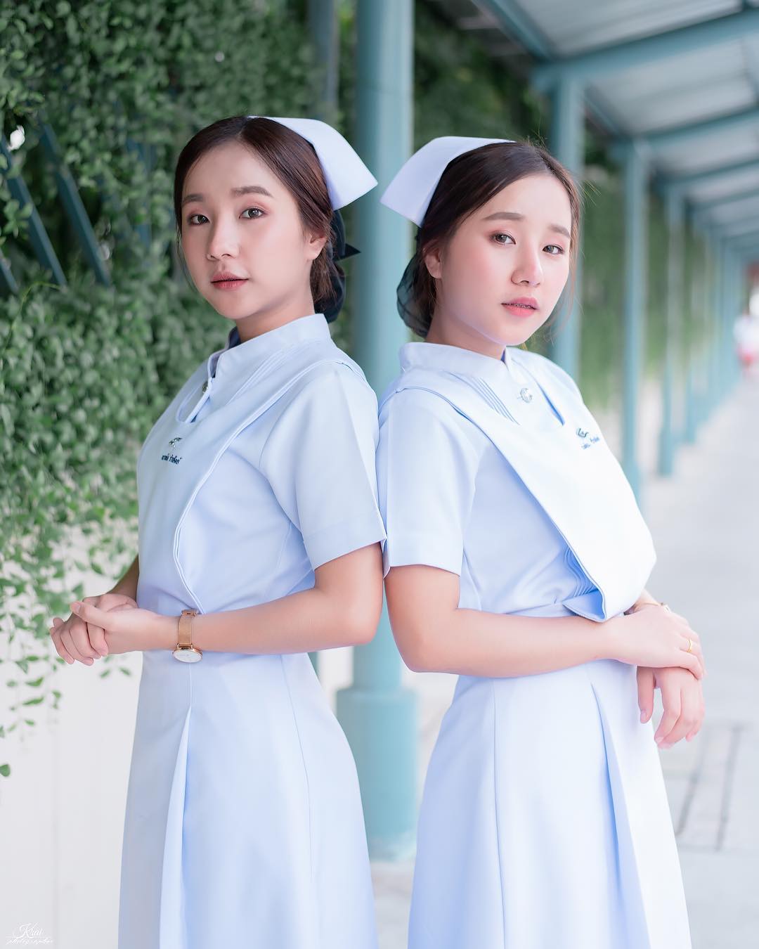 ป่วยในทันที! เมื่อเห็นคู่แฝดพยาบาลบาลน่ารักขนาดนี้