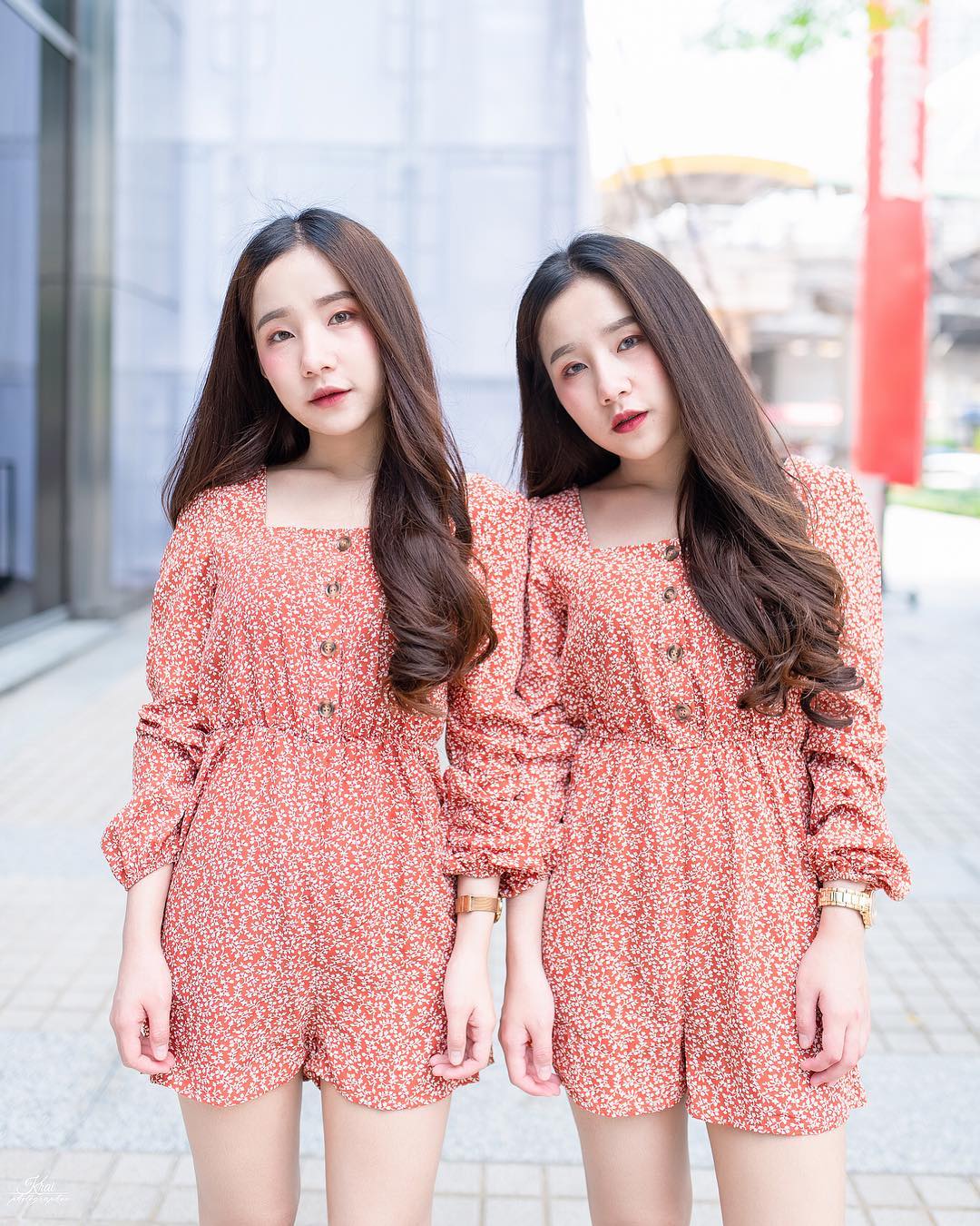 ป่วยในทันที! เมื่อเห็นคู่แฝดพยาบาลบาลน่ารักขนาดนี้