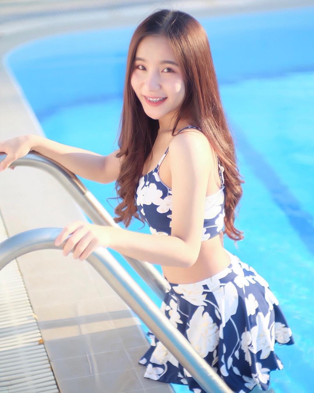 ป่วยในทันที! เมื่อเห็นคู่แฝดพยาบาลบาลน่ารักขนาดนี้