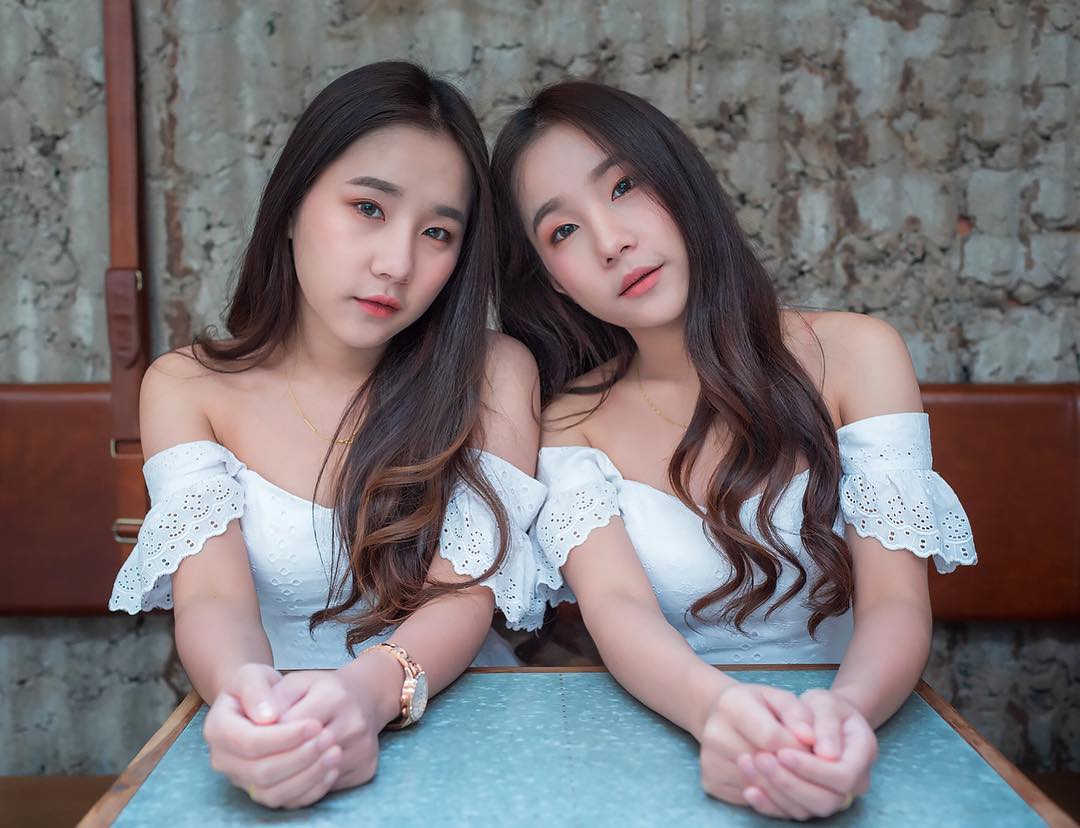 ป่วยในทันที! เมื่อเห็นคู่แฝดพยาบาลบาลน่ารักขนาดนี้