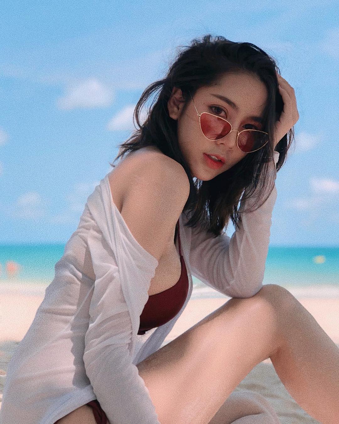 ร้อนแรงแทบละลายทราย แฟชั่นเที่ยวทะเล ‘ลิตา นภัสนันท์’ หวานใจ ‘แพทริค’