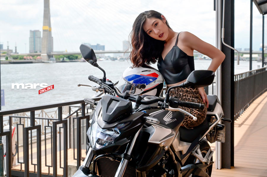 โพสท่าถ่ายรูปอย่างไรให้แซ่บกับ All New Honda CB500F