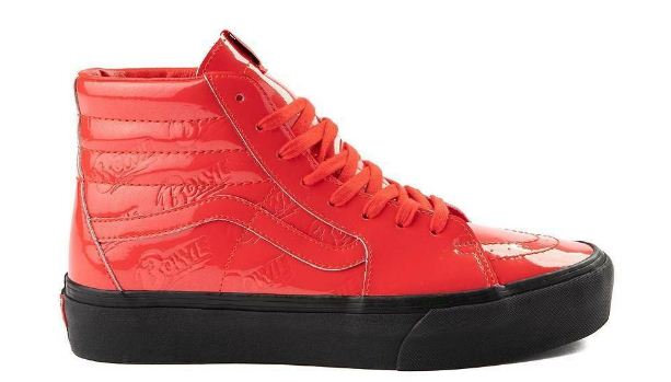 เมื่อ Vans ร้อยเรียงบทกวีของ David Bowie ให้กลายมาเป็นรองเท้าที่น่าสะสม