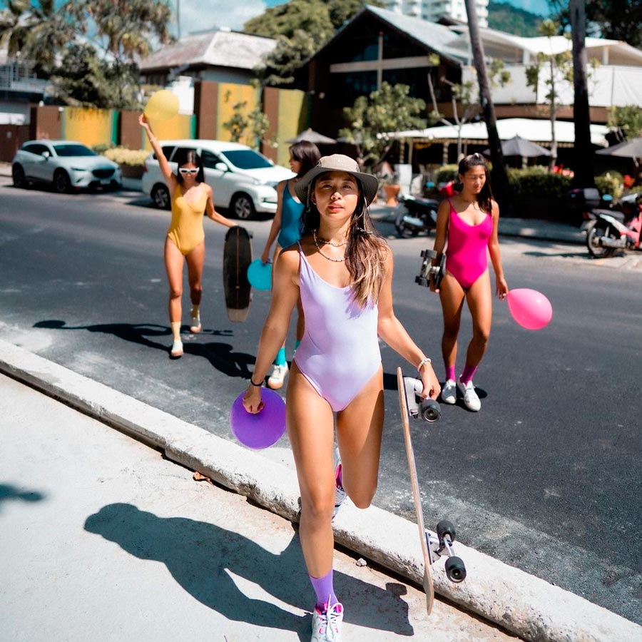 สาวๆ กับ Surf Skate ไลฟ์สไตล์ของคนคูลๆ พ.ศ. นี้นิยมเล่นกัน