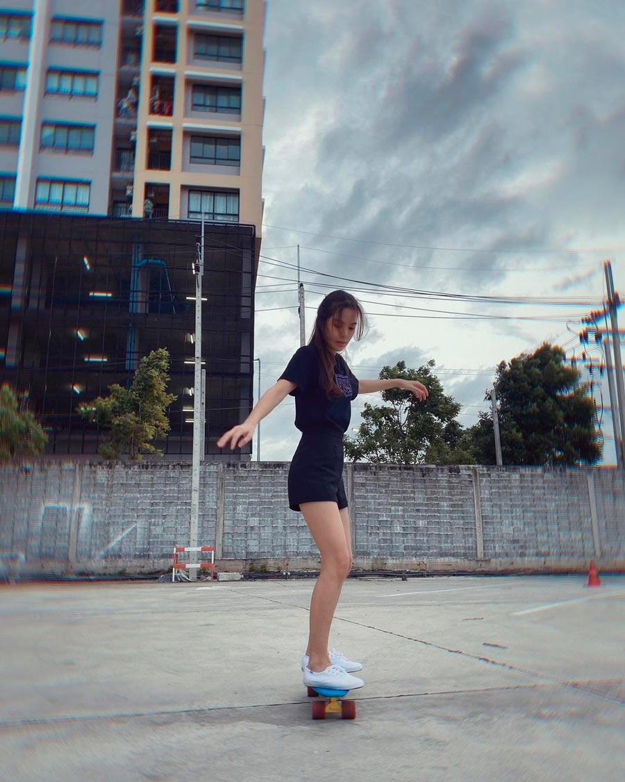 สาวๆ กับ Surf Skate ไลฟ์สไตล์ของคนคูลๆ พ.ศ. นี้นิยมเล่นกัน