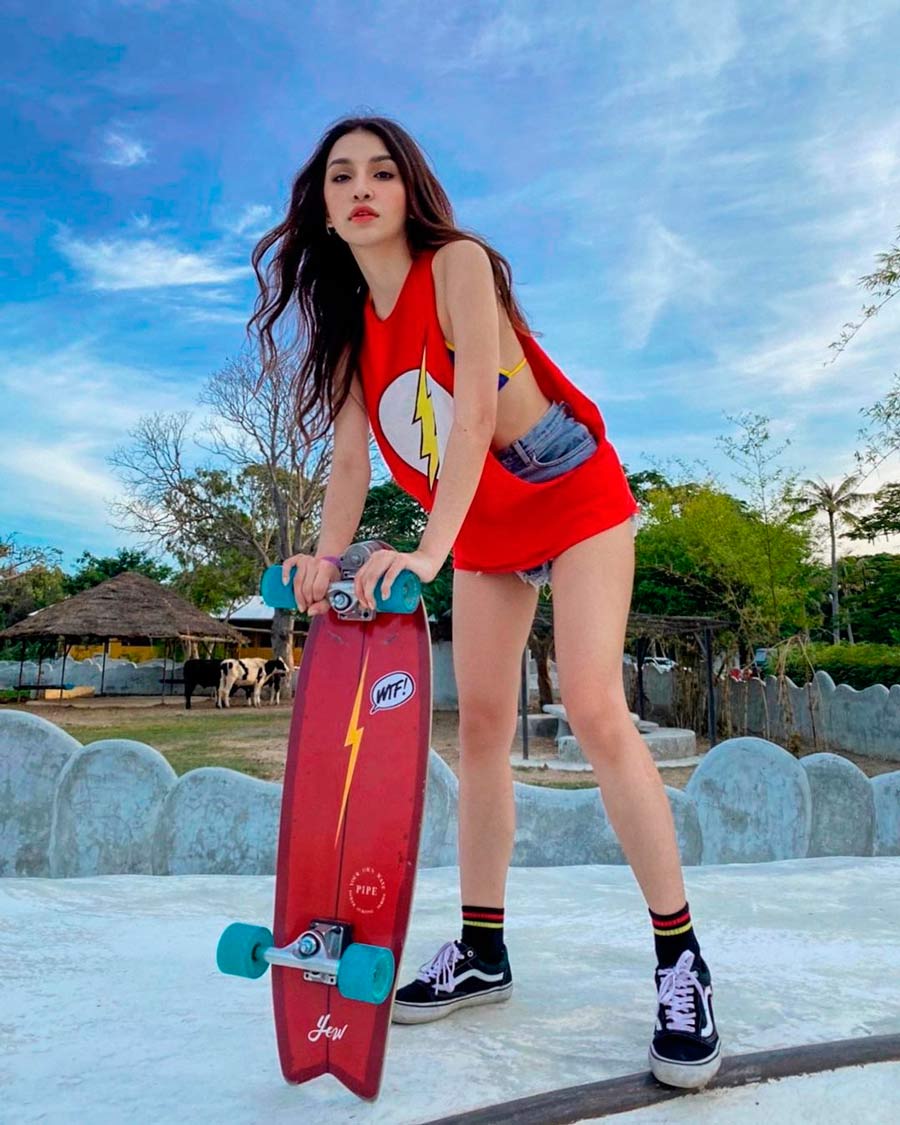 สาวๆ กับ Surf Skate ไลฟ์สไตล์ของคนคูลๆ พ.ศ. นี้นิยมเล่นกัน