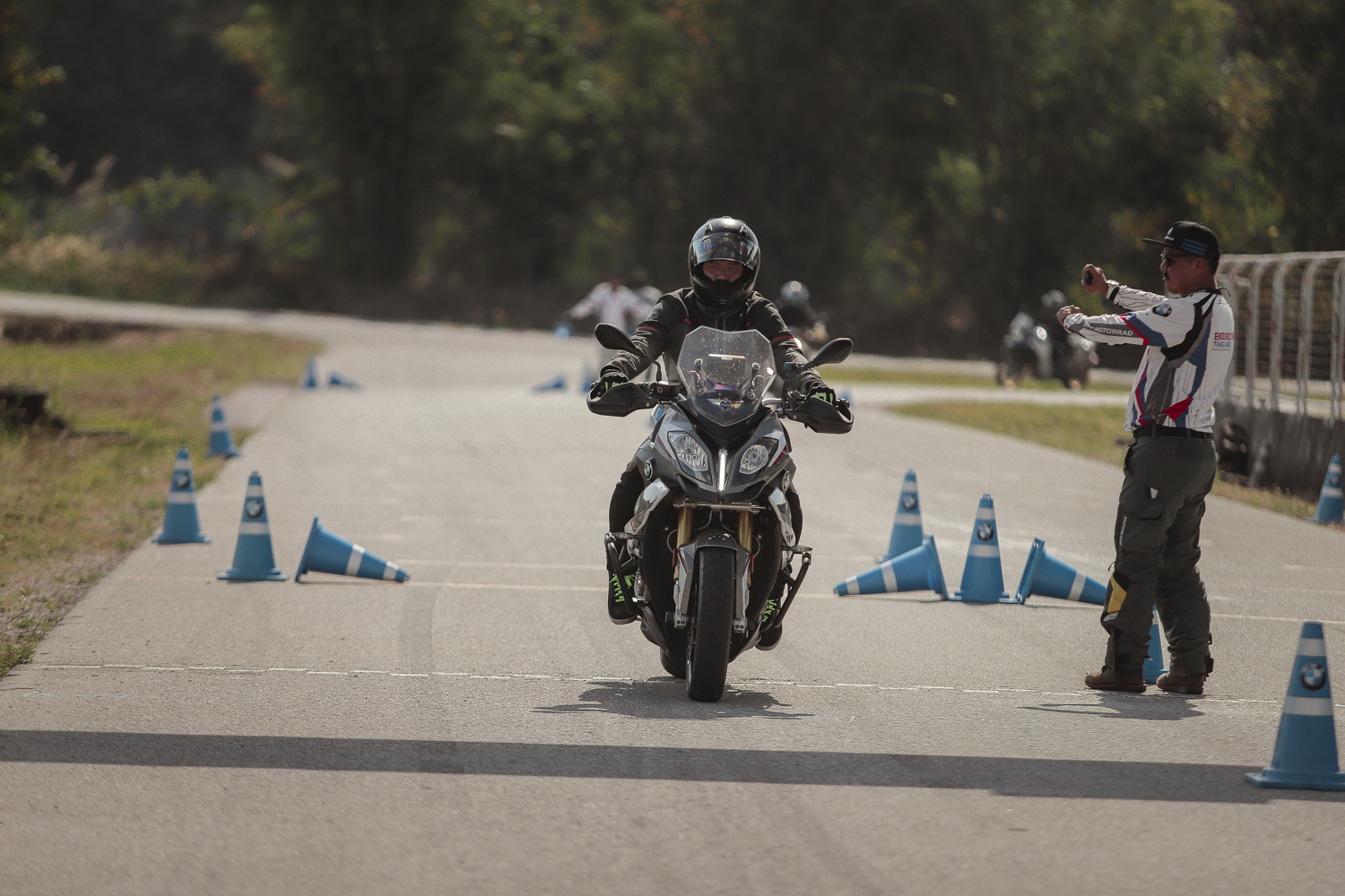 “Rider Training” ฝึกสกิลการขี่มอเตอร์ไซค์ปลอดภัยสไตล์ BMW  กับเทรนนิ่งมืออาชีพ