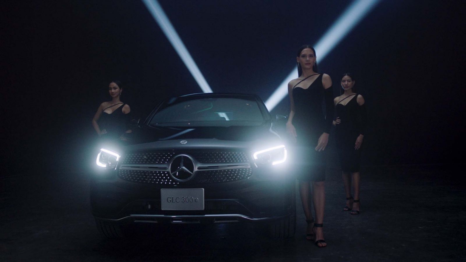 งานนี้มีสะดุ้ง!! เปิดที่มา “Mercedes-Benz” ประเทศไทย ยกเลิก “พริตตี้” ทุกงานแสดงรถยนต์